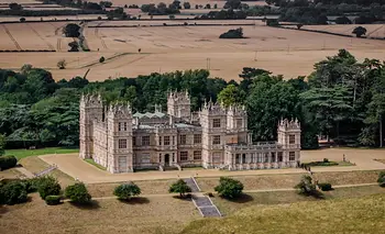 La casa de Batman existe: dónde queda y por qué su visita podría ser letal | Curiosidades