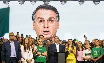 Lula y Flávio Bolsonaro entran en un inédito empate técnico a días de las urnas | Brasil 