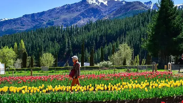 El pueblo colgado en las montañasque da la bienvenida a la primavera en octubre | Escapadas