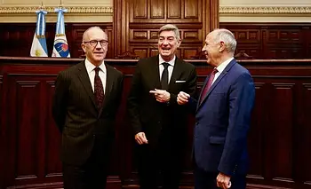 Poder desatado: Milei de fiesta en París, Bullrich de campaña en IDEA y la Corte de remate | Panorama político