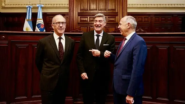 Poder desatado: Milei de fiesta en París, Bullrich de campaña en IDEA y la Corte de remate | Panorama político