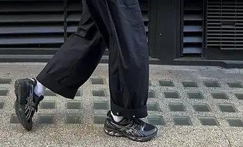 Las zapatillas que serán tendencia en la primavera-verano 2027 para mujeres mayores de 40 | Moda