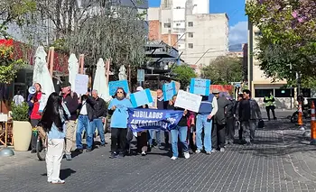 Jubilados marcharon contra las medidas de Milei y Jalil: "Exterminio" | Movilización