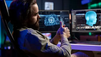 Desarrollador de videojuegos revisa contenido generado con inteligencia artificial en múltiples pantallas Desarrollador de videojuegos revisa contenido generado con inteligencia artificial en múltiples pantallas