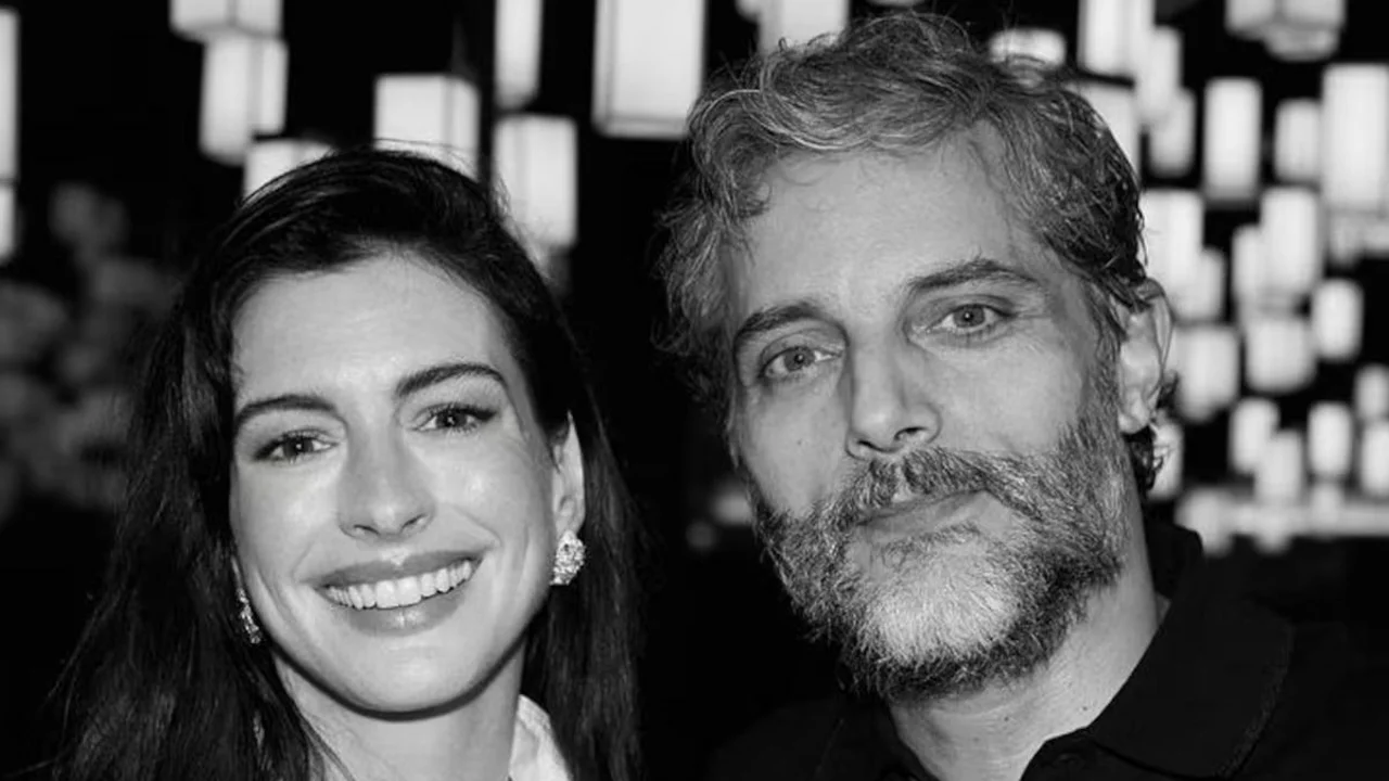 Joaquín Furriel. Anne Hathaway