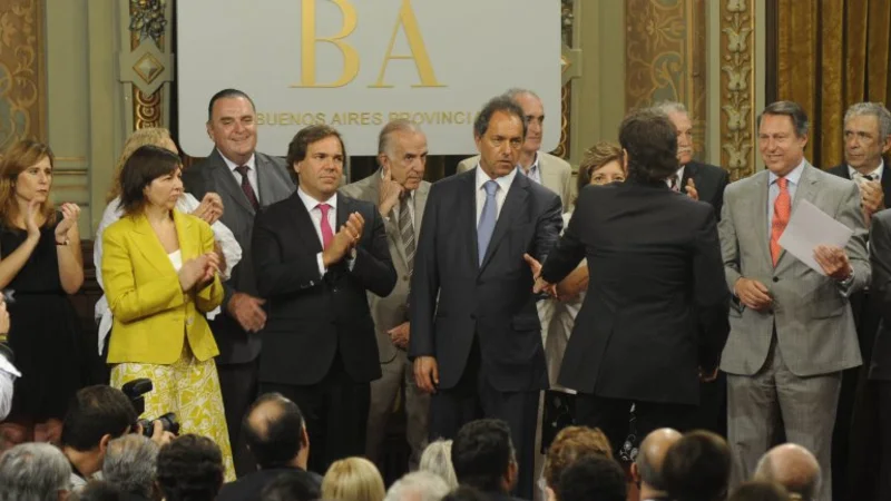 Scioli criticó a la oposición: "Repiten como loros la palabra cambio"