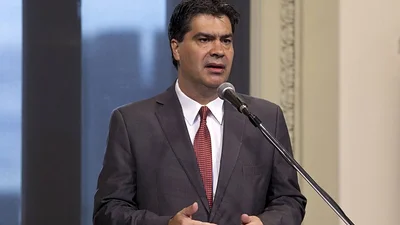 El Gobierno negocia con los petroleros para evitar el paro del 6 de noviembre El Gobierno negocia con los petroleros para evitar el paro del 6 de noviembre