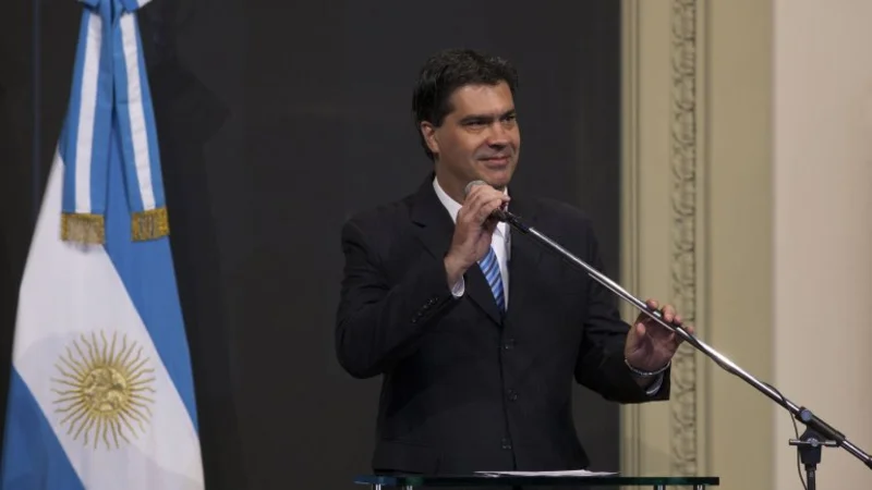 Para Capitanich, la caída de la matrícula escolar puede deberse a las paros docentes