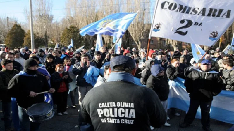 Capitanich pidió no actuar con "medias tintas" contra policías que se acuartelan