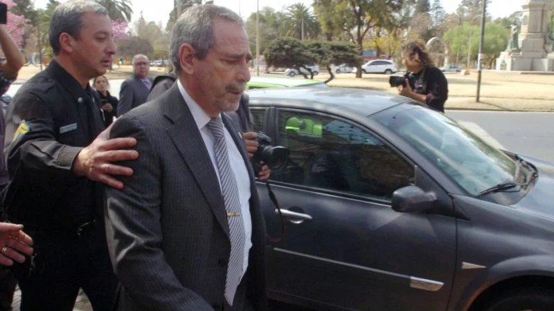 Aníbal sobre Jaime: "El funcionario por ley no puede recibir nada"