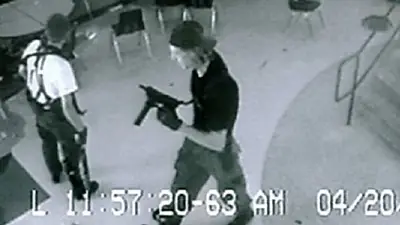 En nueve meses de 2015, hubo un tiroteo masivo por día en EE.UU. En nueve meses de 2015, hubo un tiroteo masivo por día en EE.UU.