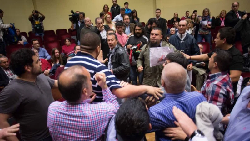 Aníbal se solidarizó con Solá: "No se pueden admitir actos de violencia de estas características"