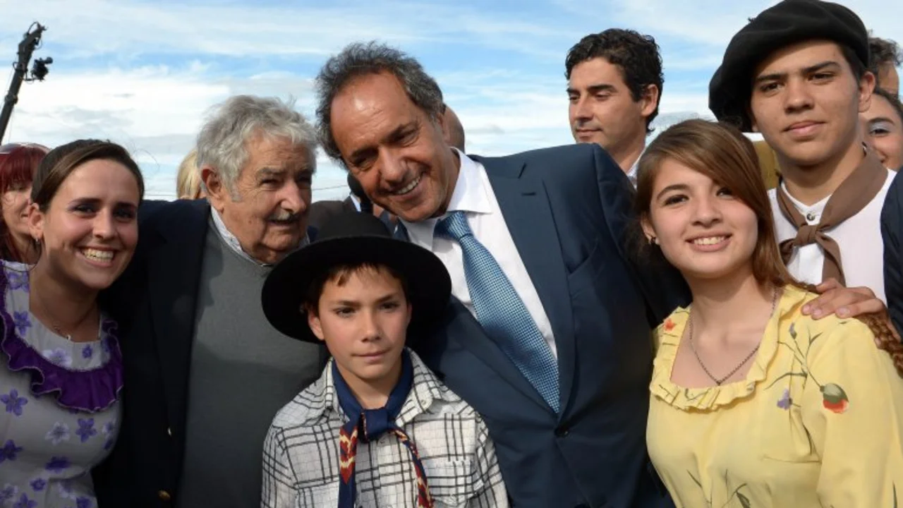 Mujica junto a Scioli: "De tan privilegiados que son, están acostumbrados a pelearse"