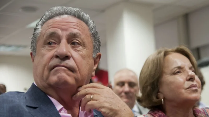 Duhalde: "Entre Massa y Scioli se me parte el corazón"