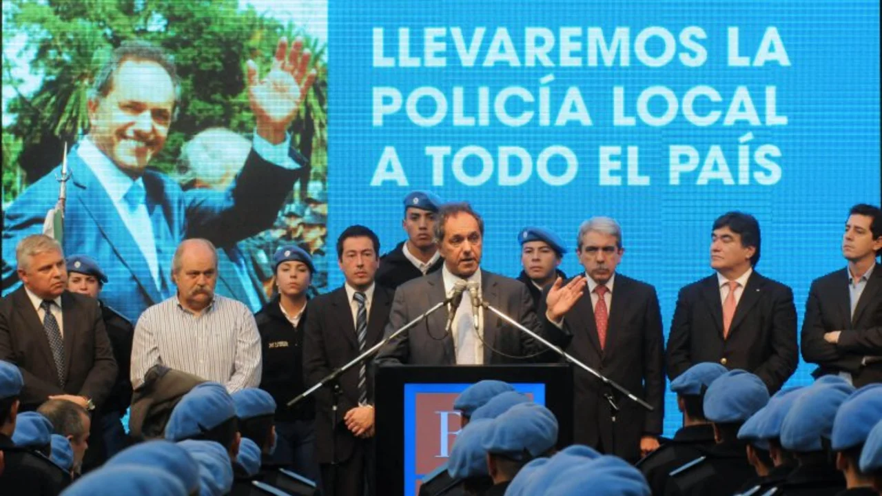 Balance mediático: Scioli se impuso sobre Macri en la cobertura semanal