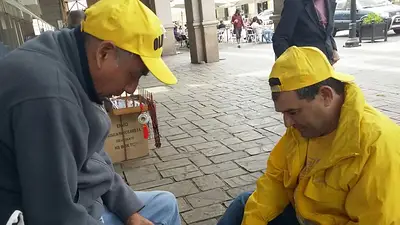 Video: Alfredo Olmedo, limpiabotas por un día Video: Alfredo Olmedo, limpiabotas por un día