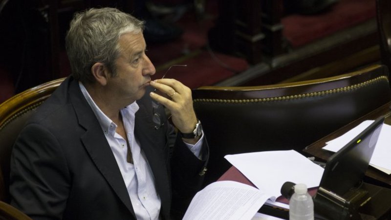 Cobos predice un balotaje y exige reformar la Constitución