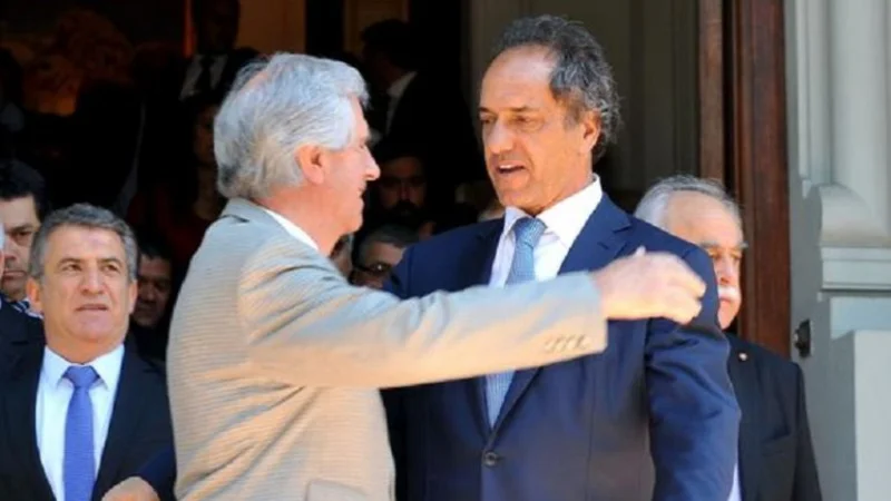 Scioli se reunió con Tabaré Vázquez y ahora va por Dilma Rousseff