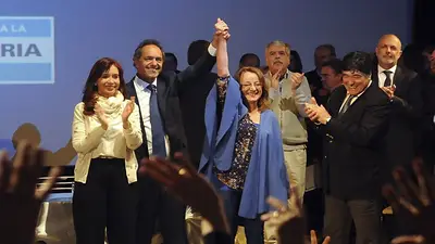 Fuerte respaldo de Cristina a Scioli: "Va a ser el Presidente de todos los argentinos" Fuerte respaldo de Cristina a Scioli: "Va a ser el Presidente de todos los argentinos"