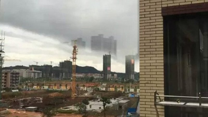 Video: aparición de ciudad fantasma en el cielo aterroriza a China
