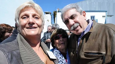 Los candidatos saludaron a sus madres en su día Los candidatos saludaron a sus madres en su día