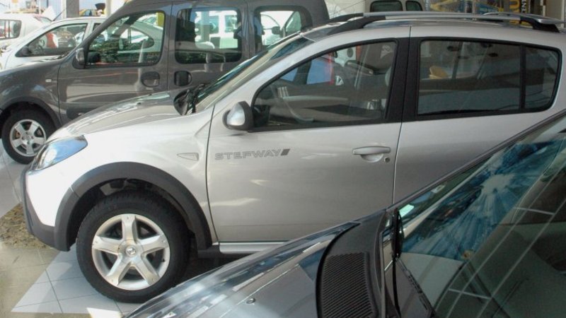 Por tercer día consecutivo, no se pueden patentar autos ni transferir usados