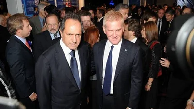 De Narváez rompió con Massa y anunció que votará por Scioli De Narváez rompió con Massa y anunció que votará por Scioli