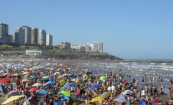 Crecen las reservas para vacacionar en el país, pese a las ventajas que dan el real y el dólar | Turismo
