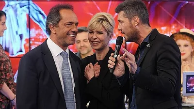 Con elogios a Tinelli, Scioli fue a Showmatch Con elogios a Tinelli, Scioli fue a Showmatch
