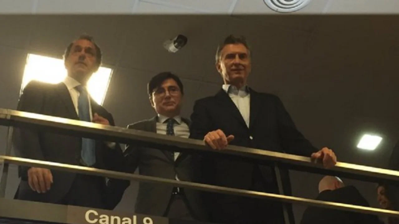 A dos días de las elecciones, Scioli y Macri se mostraron en un evento