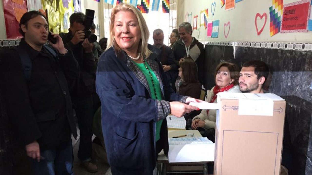 Elecciones 2015: Carrió agita el fantasma del "fraude" y pide a los fiscales que "no se muevan"