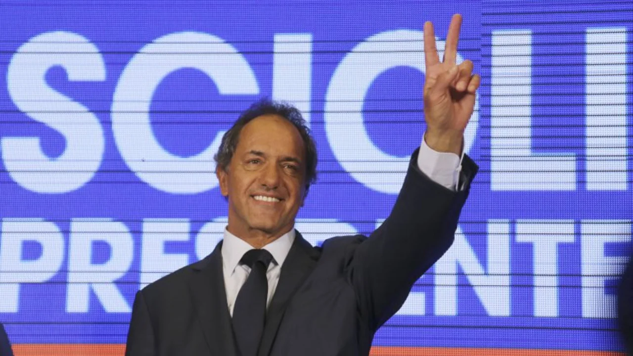 Elecciones 2015: Scioli se puso "al frente de la campaña" para el balotaje y habló de operaciones