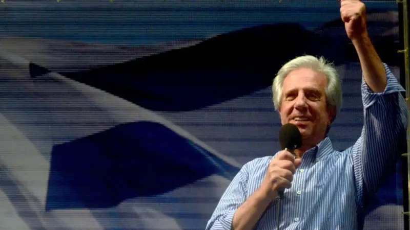 Tabaré Vázquez reanimó a una niña francesa en pleno vuelo