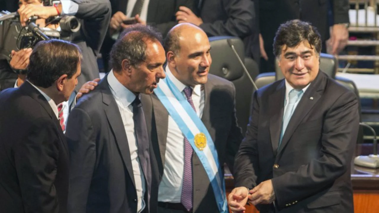 Las propuestas de Scioli: Ganancias, 82% móvil y baja en retenciones