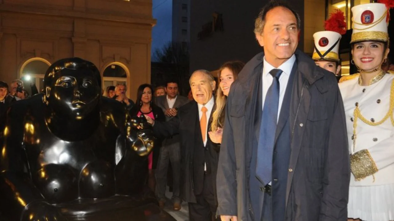 Scioli prometió eximir de Ganancias el medio aguinaldo de diciembre