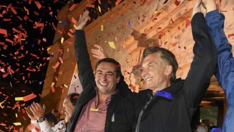 Intendente aliado a Macri anunció aumentos de transportes y tasas Intendente aliado a Macri anunció aumentos de transportes y tasas