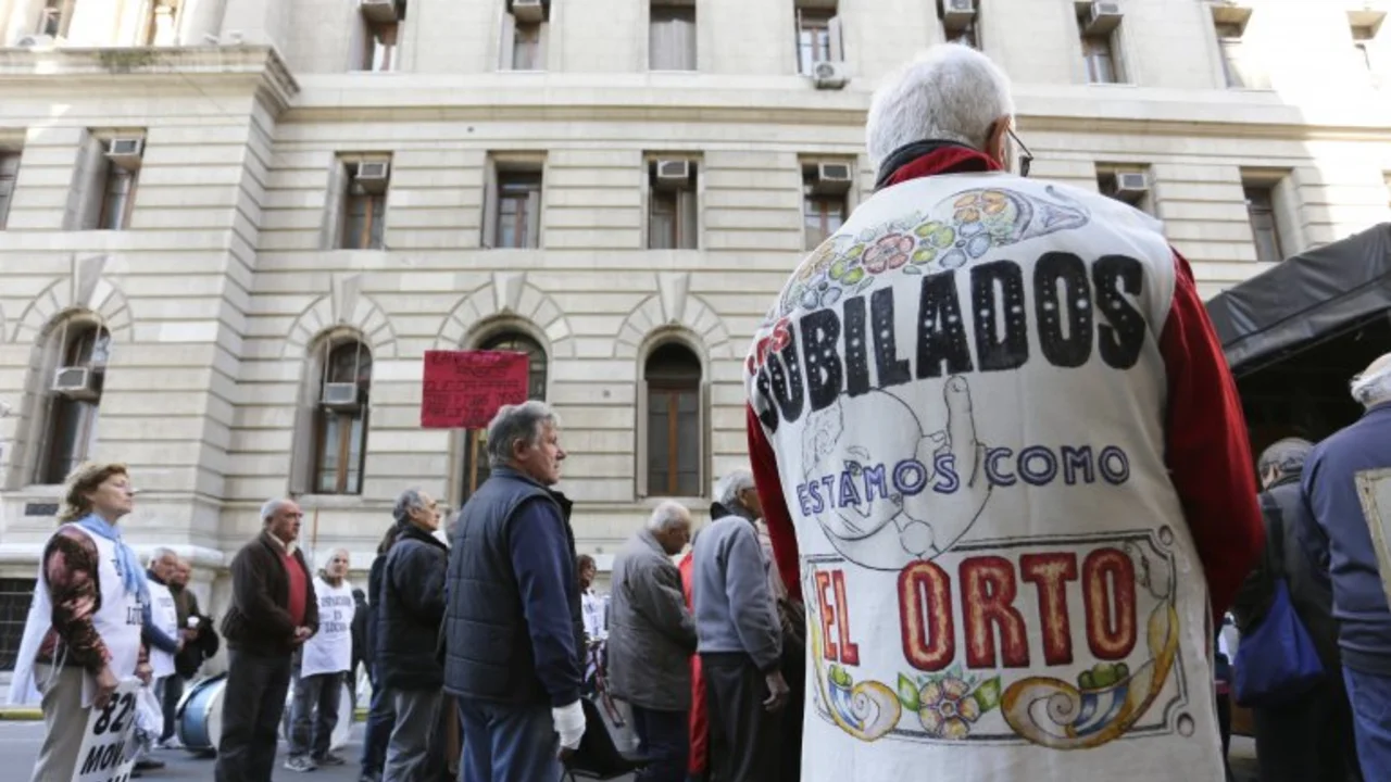 "Reparación Histórica": por la nueva ley, las sentencias a favor de los jubilados sufrirán un recorte del 50%