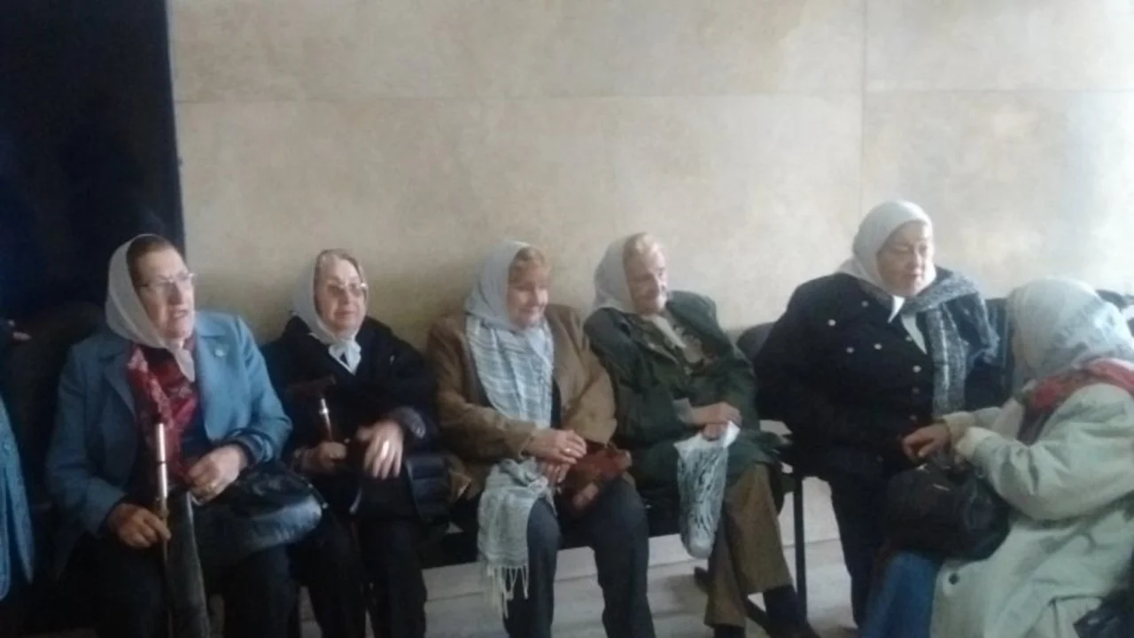 Las Madres se reunieron con Ercolini para pedirle que cite a Magnetto por Papel Prensa