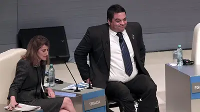 Triaca le pone freno a las aspiraciones de los gremios: "el bono será solo para los de menores ingresos" Triaca le pone freno a las aspiraciones de los gremios: "el bono será solo para los de menores ingresos"