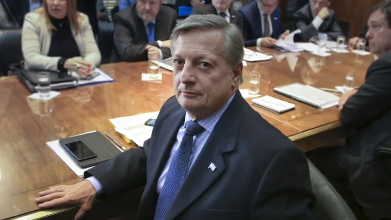 El FpV presentó un proyecto para prohibir la "Ceocracia"