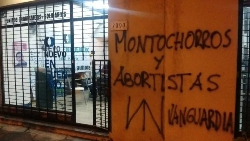 Una organización neonazi volvió a atacar un local kirchnerista