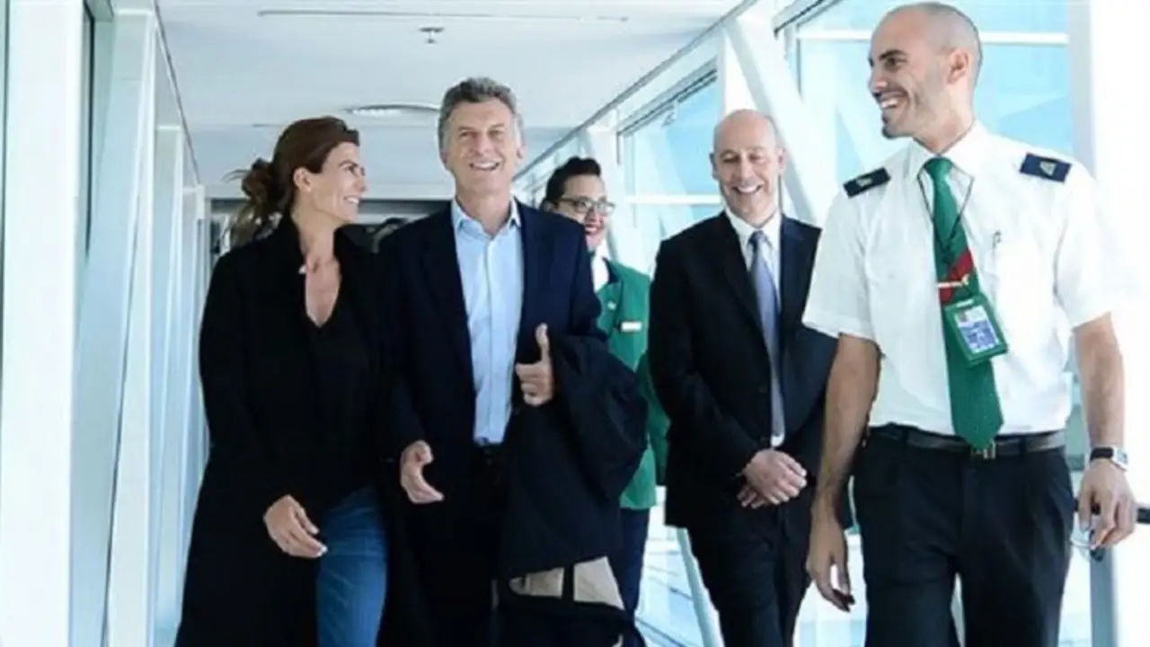 Macri zafó del paro por elegir otra vez una aerolínea extranjera