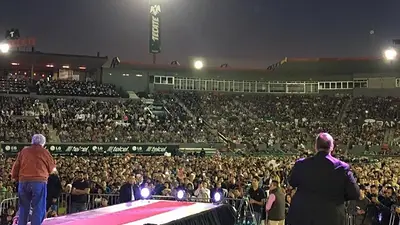 Mujica fue recibido como una estrella de rock en California Mujica fue recibido como una estrella de rock en California