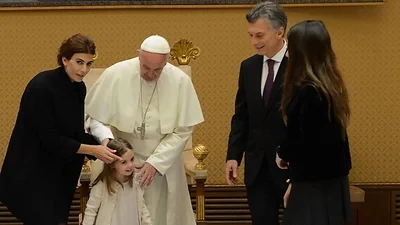 La particular plegaria que le realizó Macri al despedirse de Francisco La particular plegaria que le realizó Macri al despedirse de Francisco