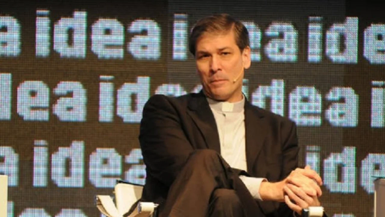 Las contundentes frases de un sacerdote a los empresarios de IDEA