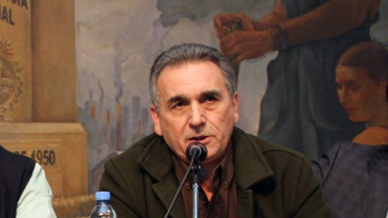 Schmid: "Tienen que abrir la billetera los sectores empresarios" Schmid: "Tienen que abrir la billetera los sectores empresarios"