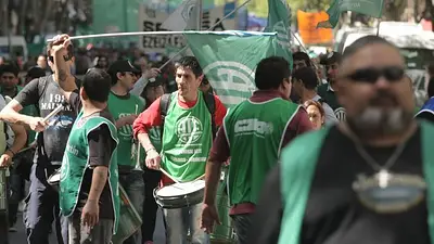 El bono a estatales será a cuenta de las paritarias 2017 El bono a estatales será a cuenta de las paritarias 2017
