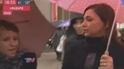 El descalificante insulto de la periodista de TN a la militante que agredió en la marcha de Ni Una Menos El descalificante insulto de la periodista de TN a la militante que agredió en la marcha de Ni Una Menos
