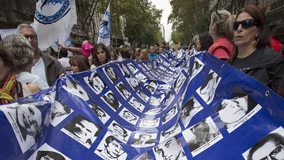 La Nación llamó a los 30 mil desaparecidos "el símbolo emblemático de la mentira" La Nación llamó a los 30 mil desaparecidos "el símbolo emblemático de la mentira"