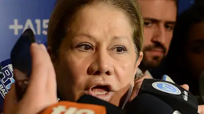 Camaño cruzó a Carrió y la trató de mentirosa Camaño cruzó a Carrió y la trató de mentirosa